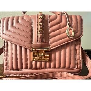 NWOT‎ Loulu